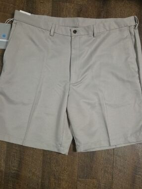 (#77) Haggar Men's Flat-Front Shorts - Light Taupe